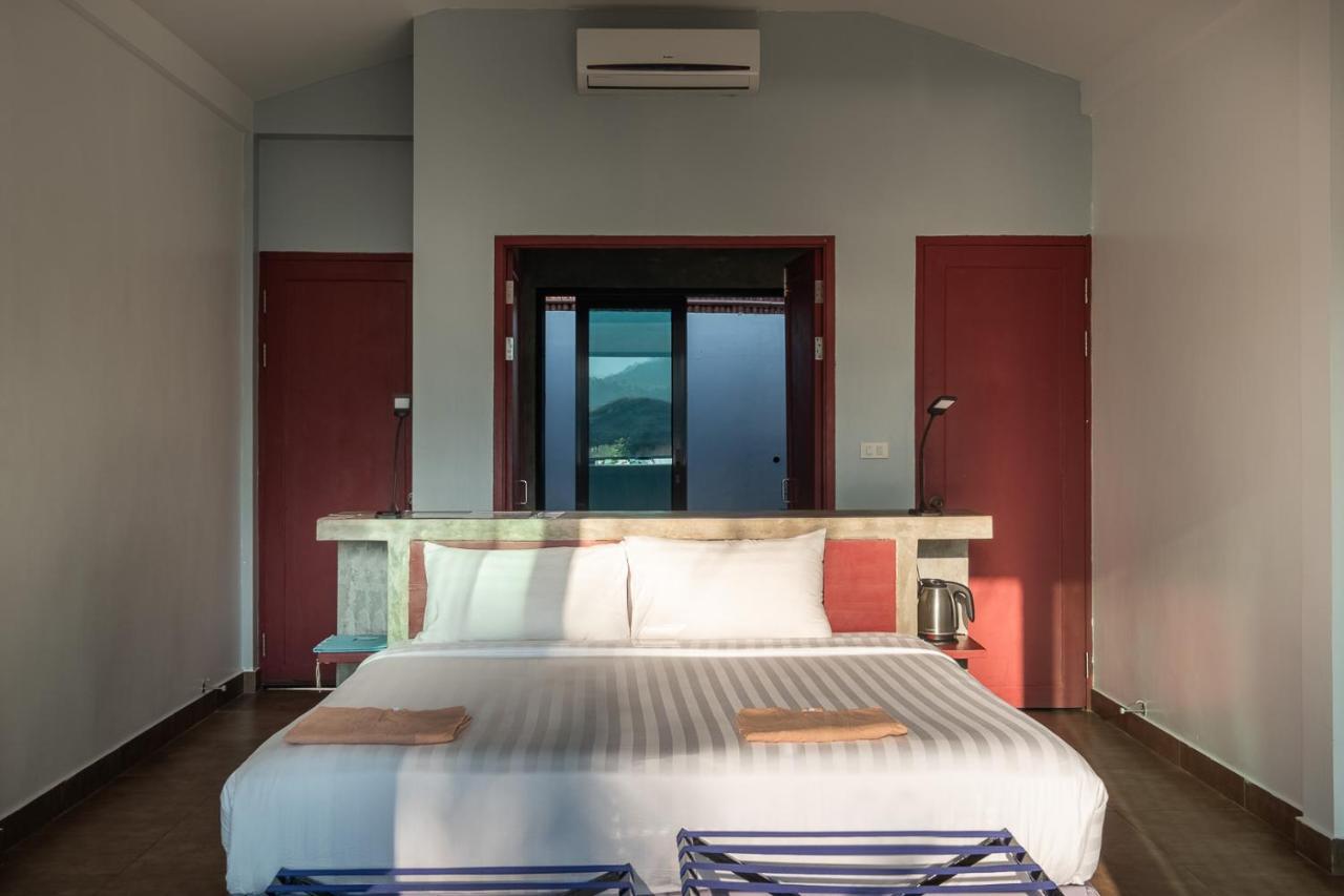 The Sanctuary Nam Ngum Beach Resort Vang Vieng Exterior photo