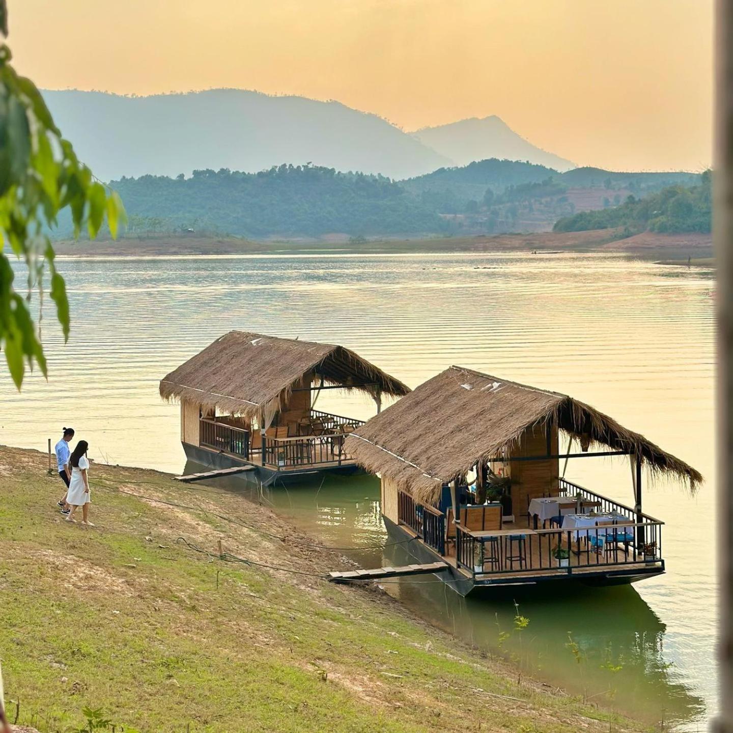 The Sanctuary Nam Ngum Beach Resort Vang Vieng Exterior photo