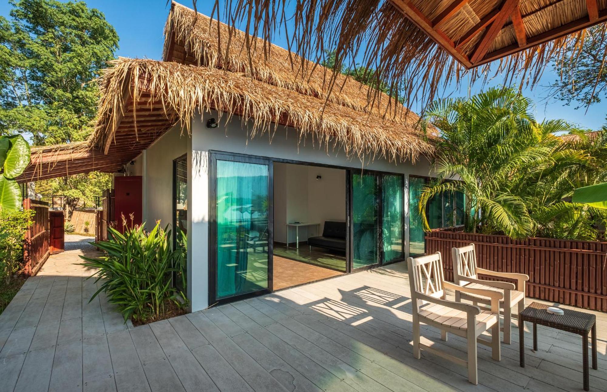 The Sanctuary Nam Ngum Beach Resort Vang Vieng Exterior photo