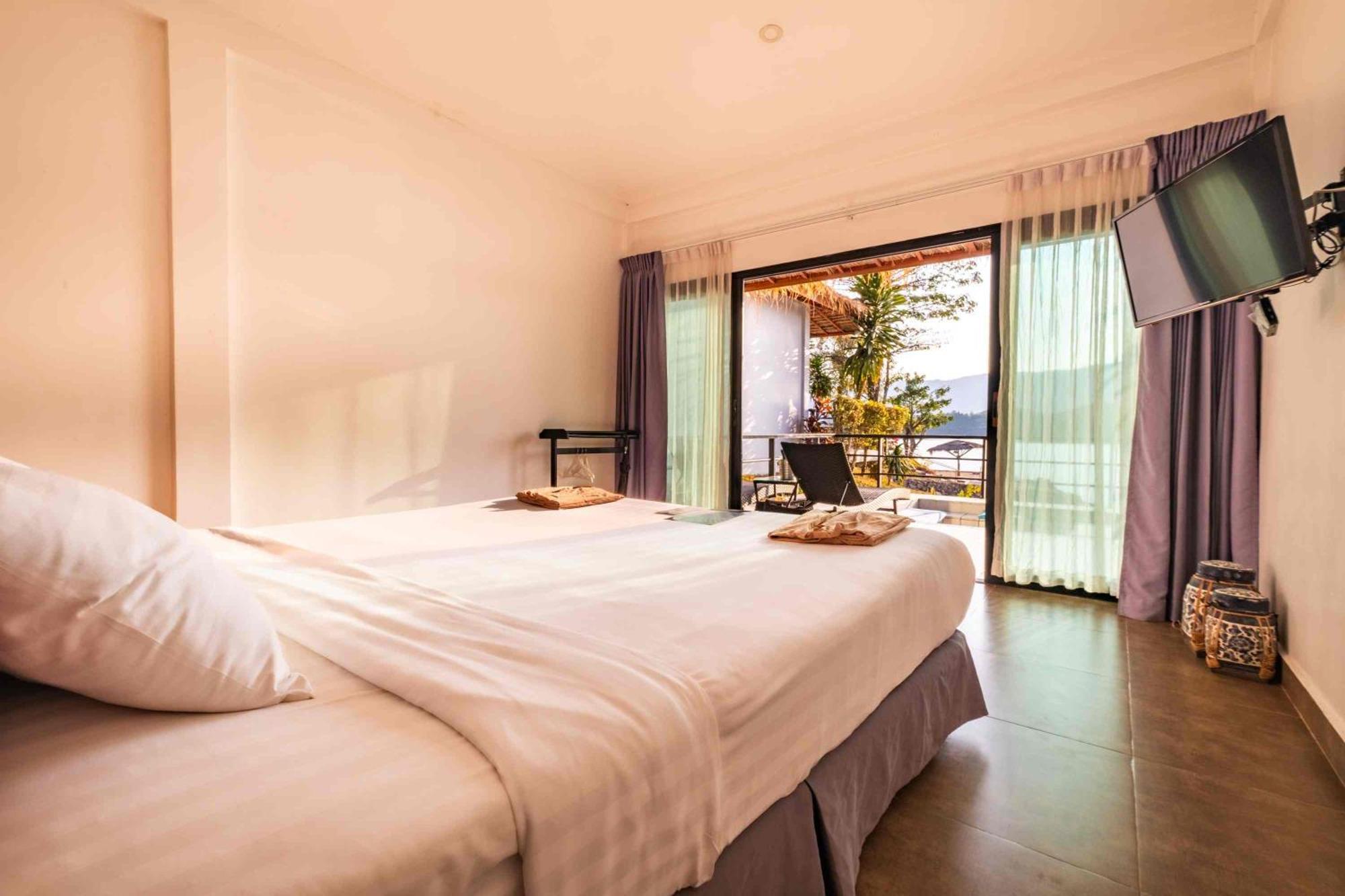 The Sanctuary Nam Ngum Beach Resort Vang Vieng Exterior photo