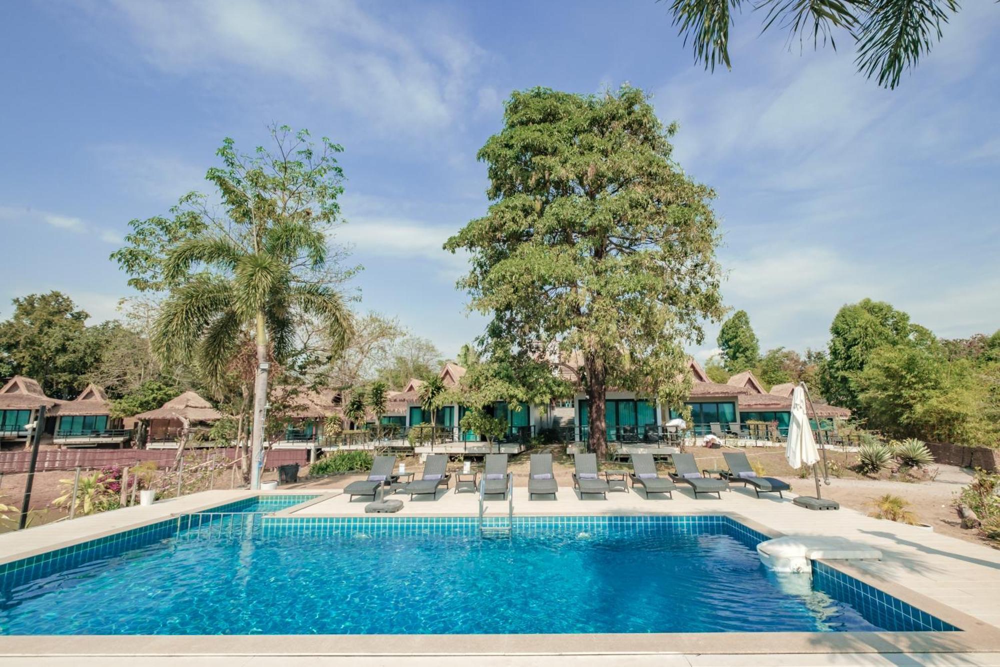 The Sanctuary Nam Ngum Beach Resort Vang Vieng Exterior photo