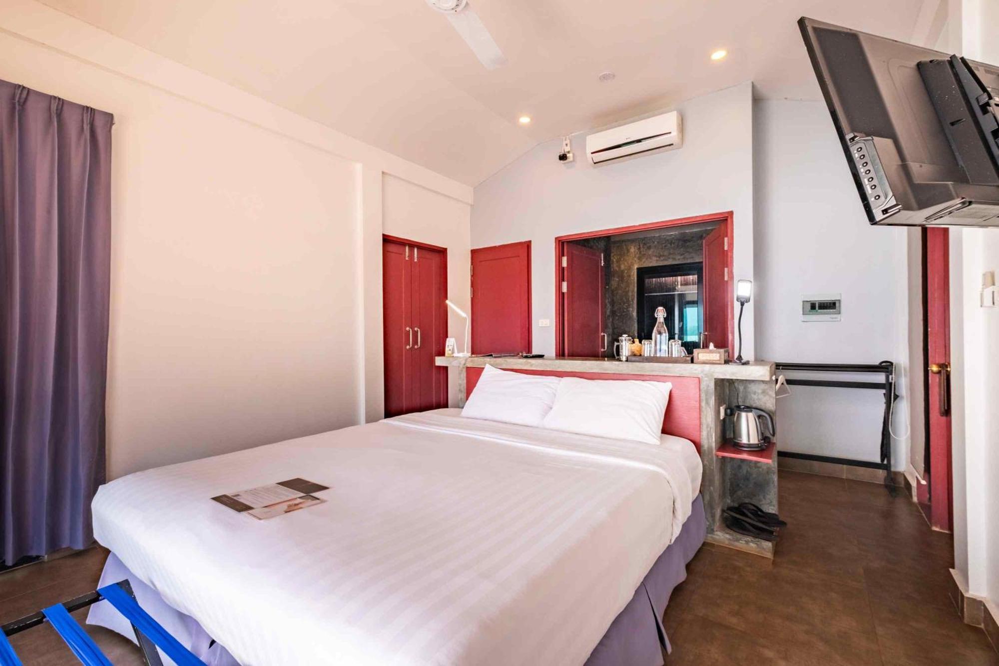 The Sanctuary Nam Ngum Beach Resort Vang Vieng Exterior photo