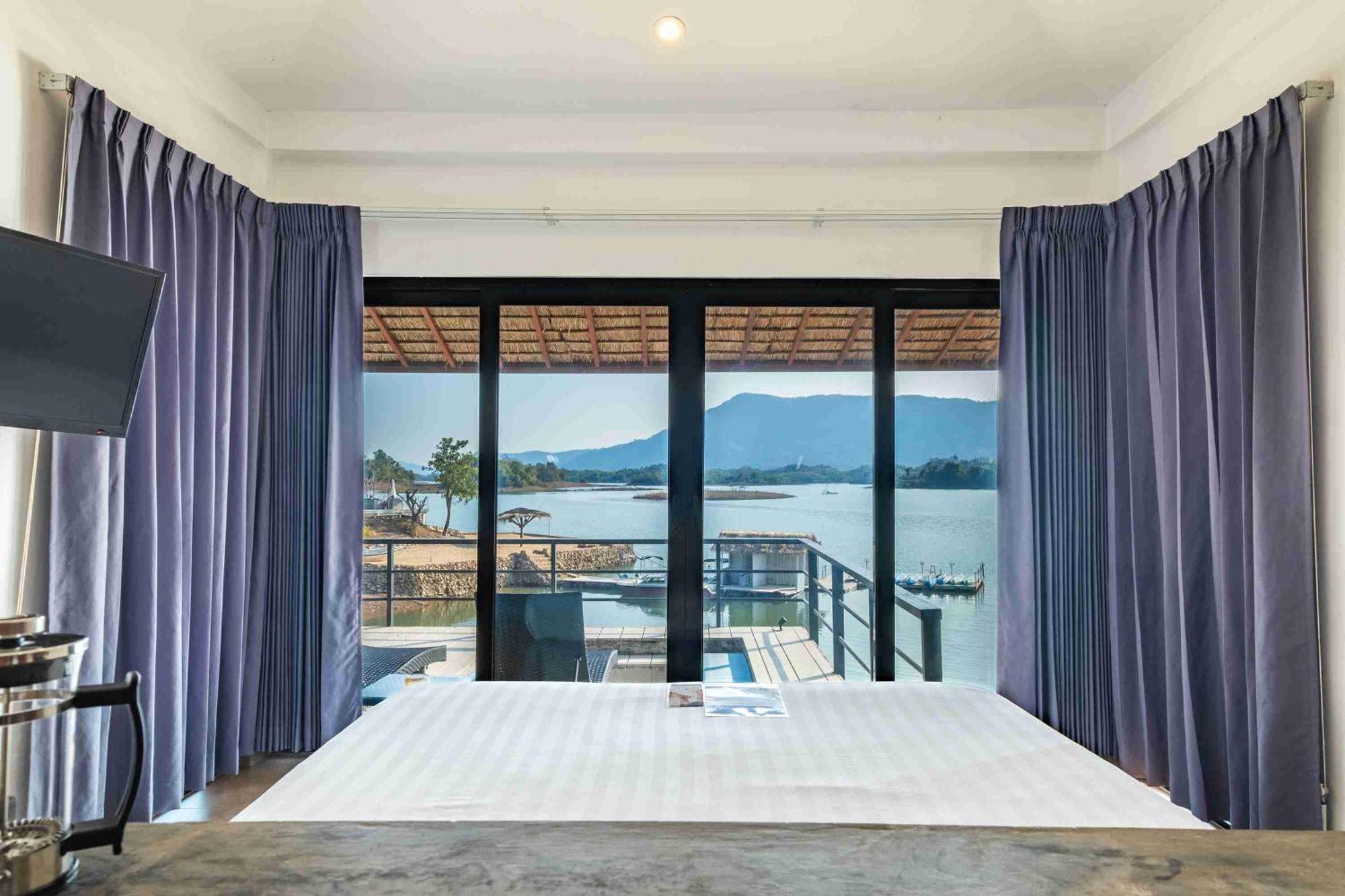 The Sanctuary Nam Ngum Beach Resort Vang Vieng Exterior photo