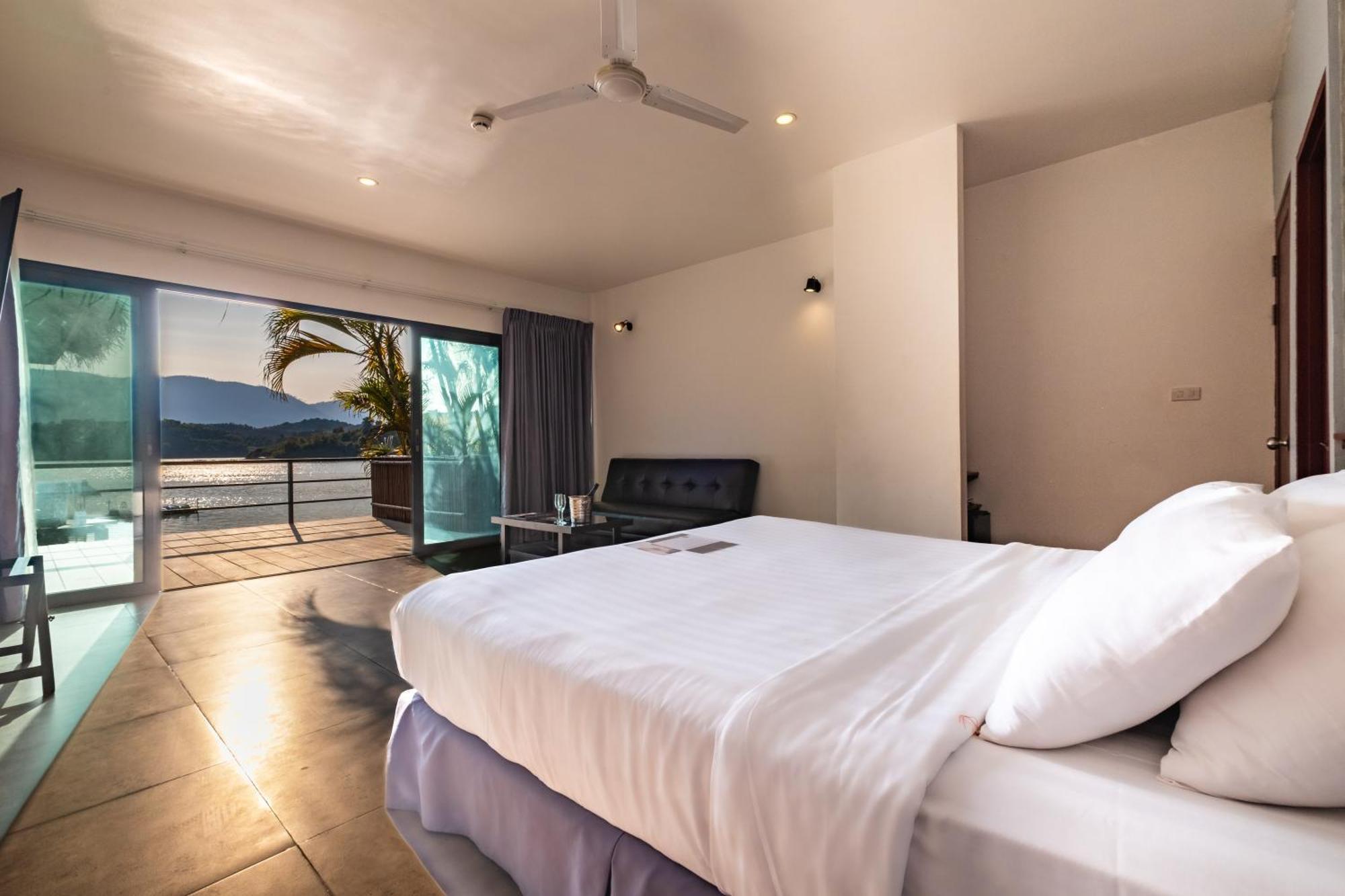 The Sanctuary Nam Ngum Beach Resort Vang Vieng Exterior photo