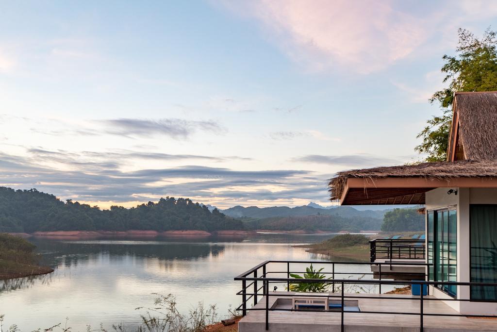 The Sanctuary Nam Ngum Beach Resort Vang Vieng Exterior photo