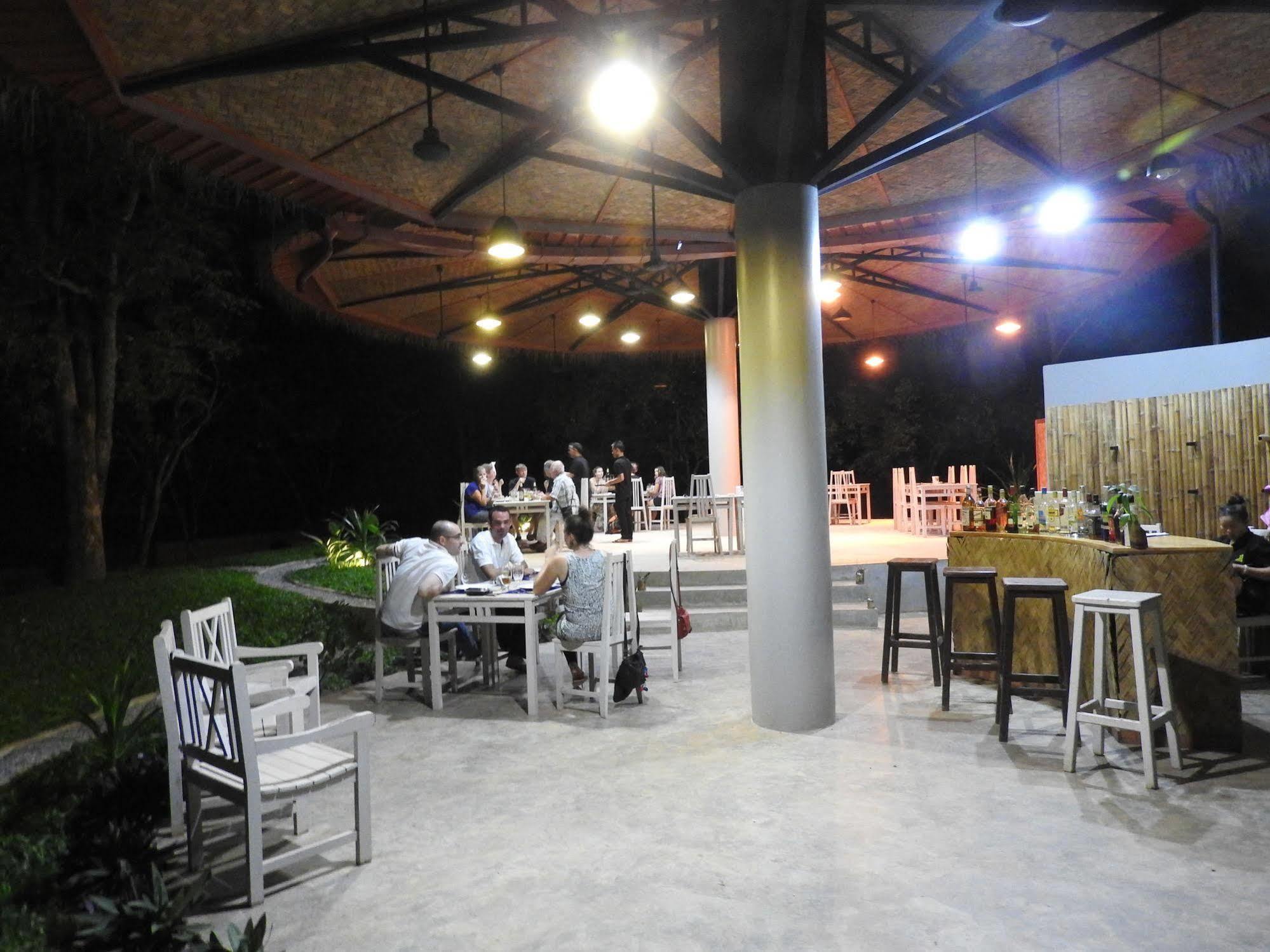 The Sanctuary Nam Ngum Beach Resort Vang Vieng Exterior photo