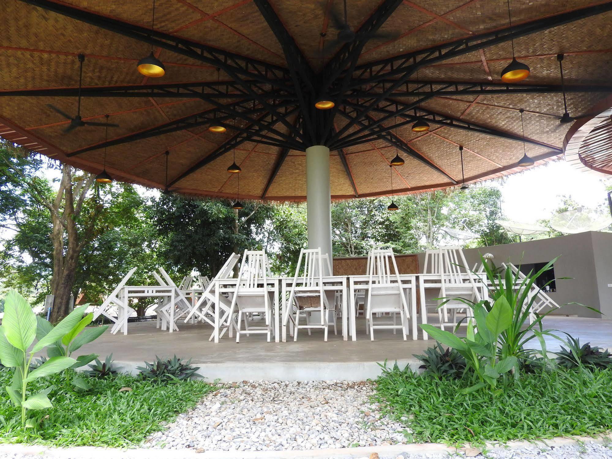 The Sanctuary Nam Ngum Beach Resort Vang Vieng Exterior photo