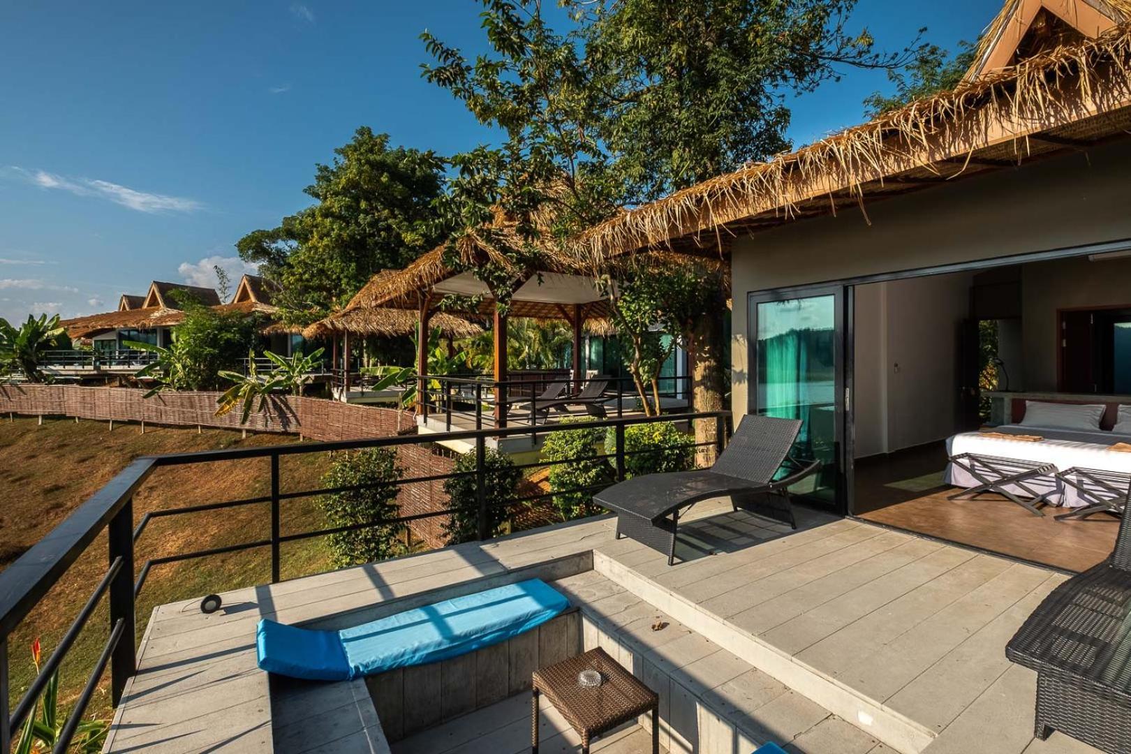 The Sanctuary Nam Ngum Beach Resort Vang Vieng Exterior photo