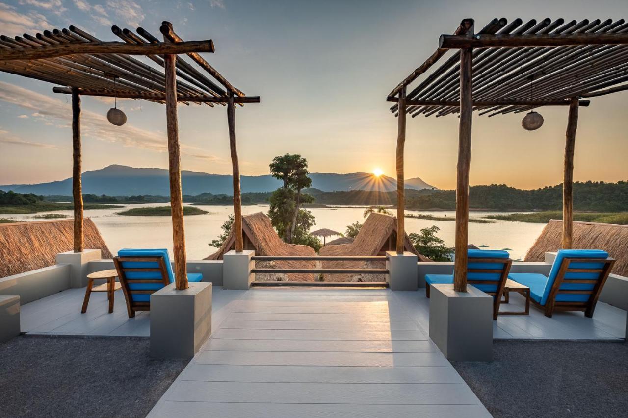 The Sanctuary Nam Ngum Beach Resort Vang Vieng Exterior photo